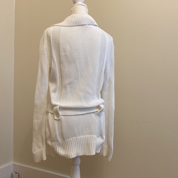 Safari-inspired, white organic cotton Banana Republic cardigan - Picture 2 of 8